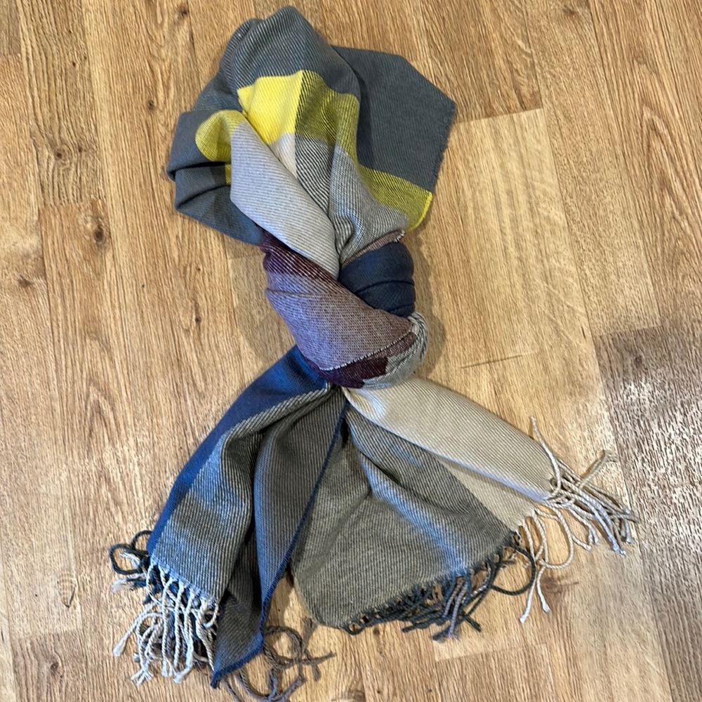 Like new Gap scarf